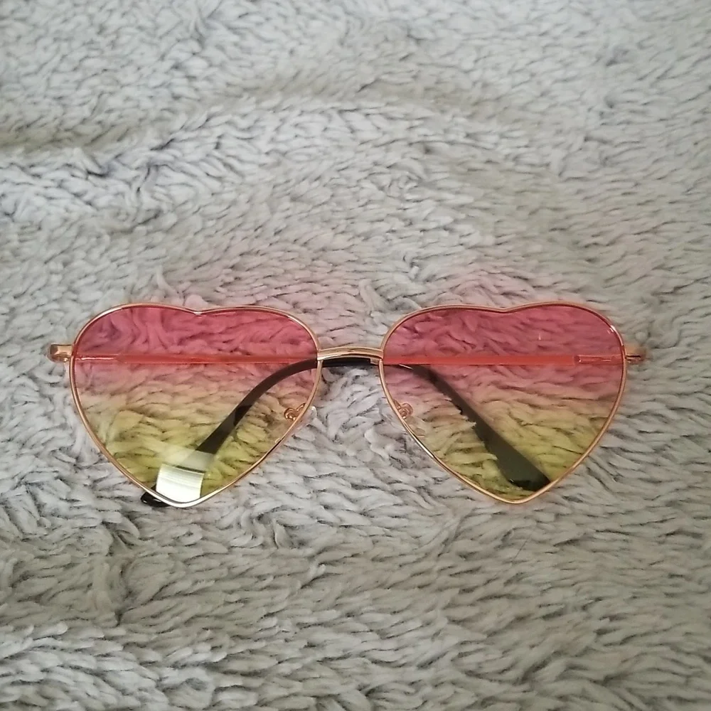 Heart Shaped Metal Frame Sunglasses